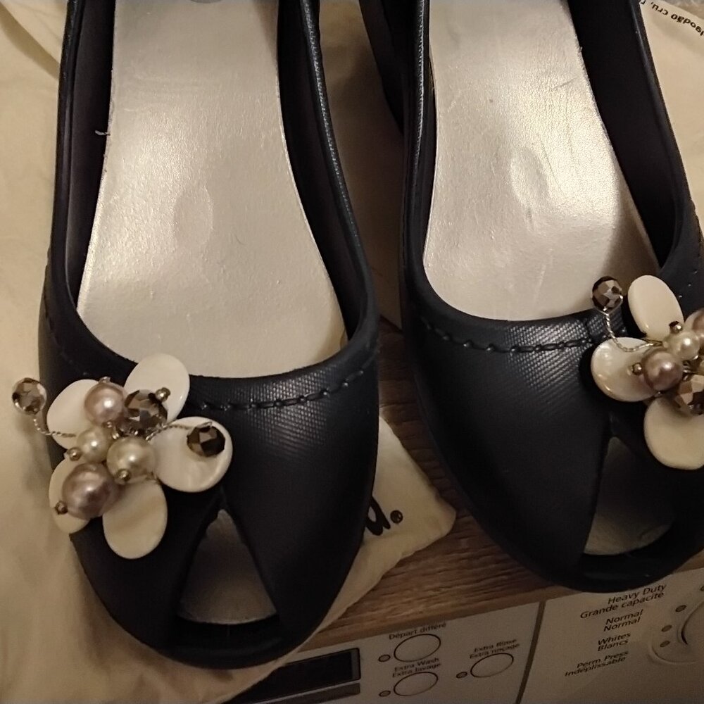Melissa  designer  shoes  new size 7.5 match skirt ,silk top